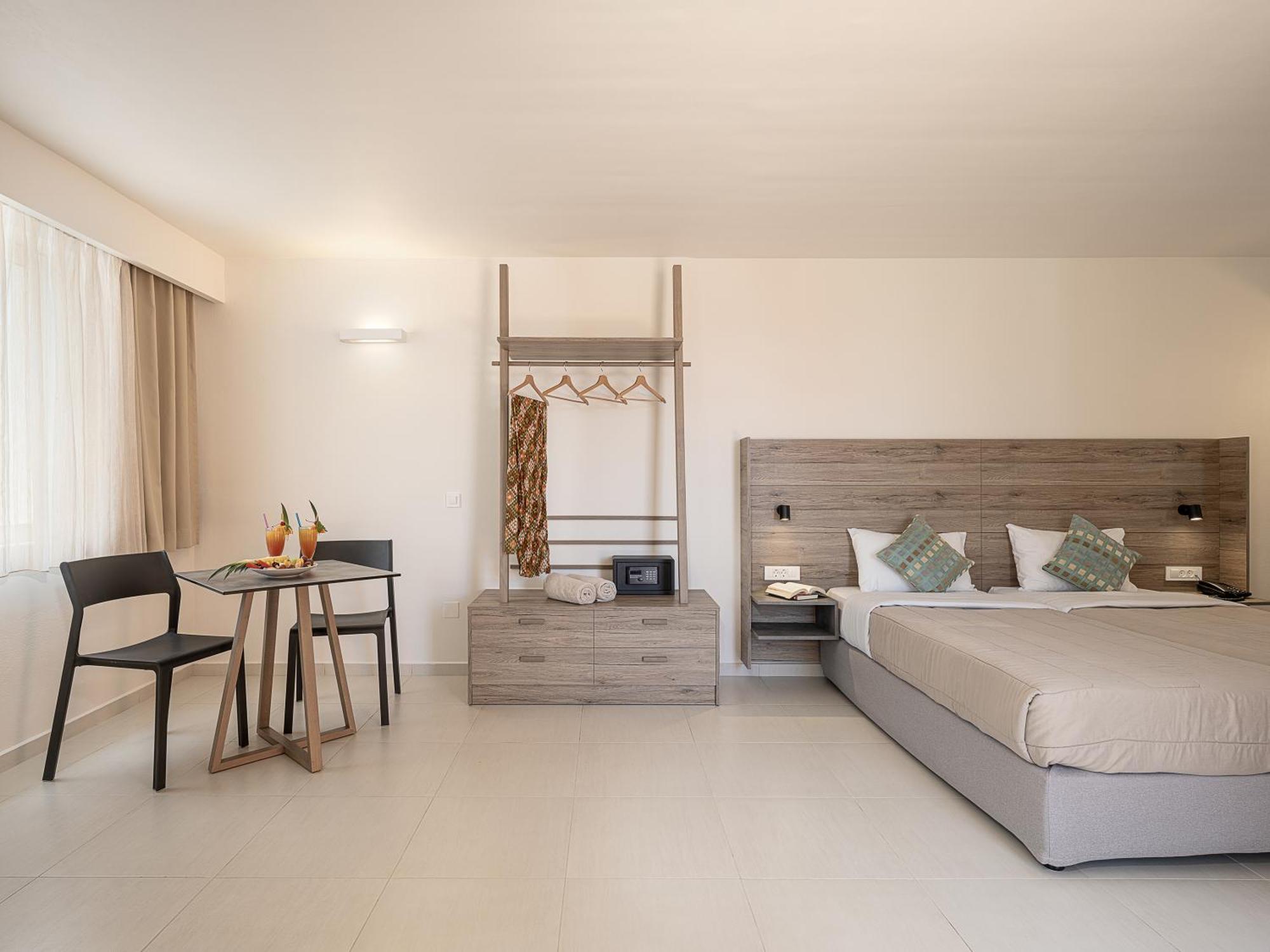 Stefan Village Hotel Agia Marina  Exterior photo